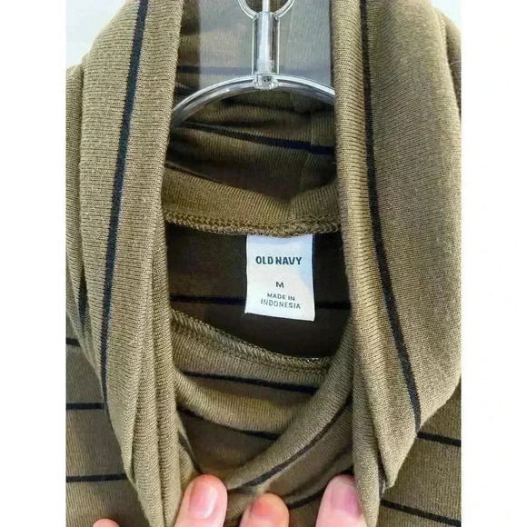 Old Navy Sleeveless Turtleneck Dress - Picture 3 of 5